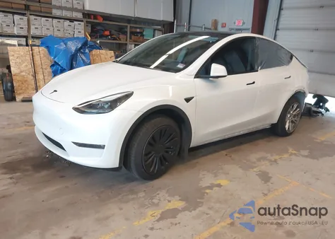 2023 Tesla Model Y Awd/Long Range Dual Motor All-Wheel Drive z USA, uszkodzony, nr VIN 7SAYGAEE9PF768518